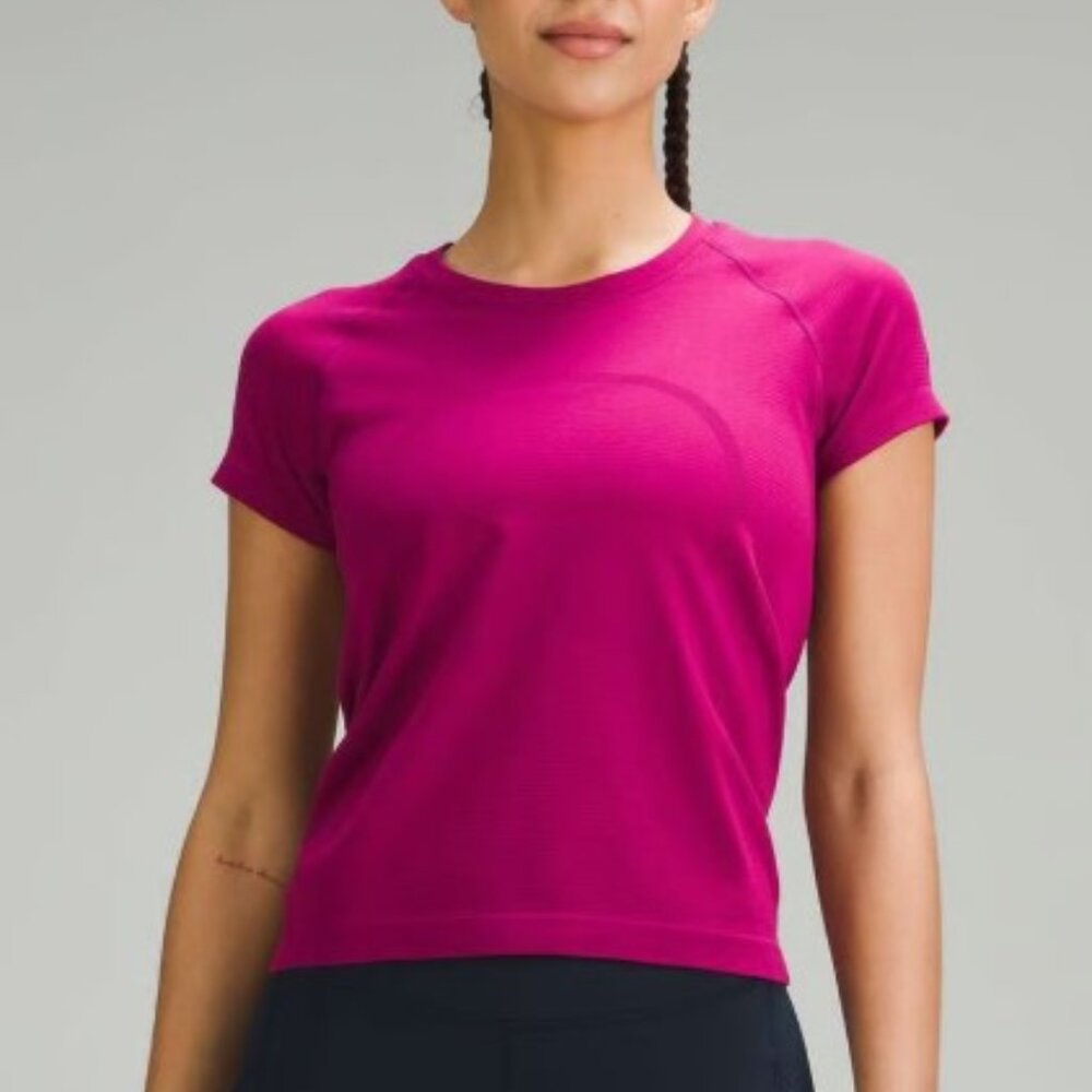 Swiftly Tech Short-Sleeve Shirt 2.0 Waist Length - 8 - Magenta Purple